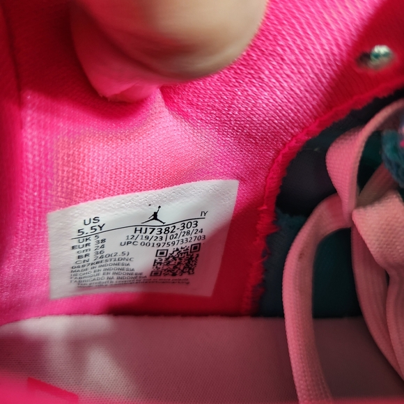 Jordan Kids Sneakers 5.5Y Hyper Jade/Green Strike-white New With Box - Picture 8 of 8